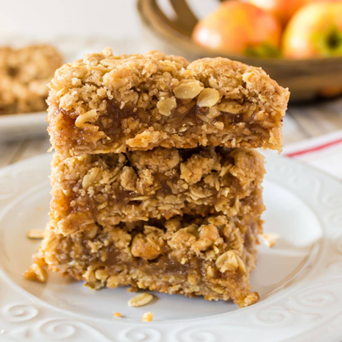 Apple Oatmeal Bars