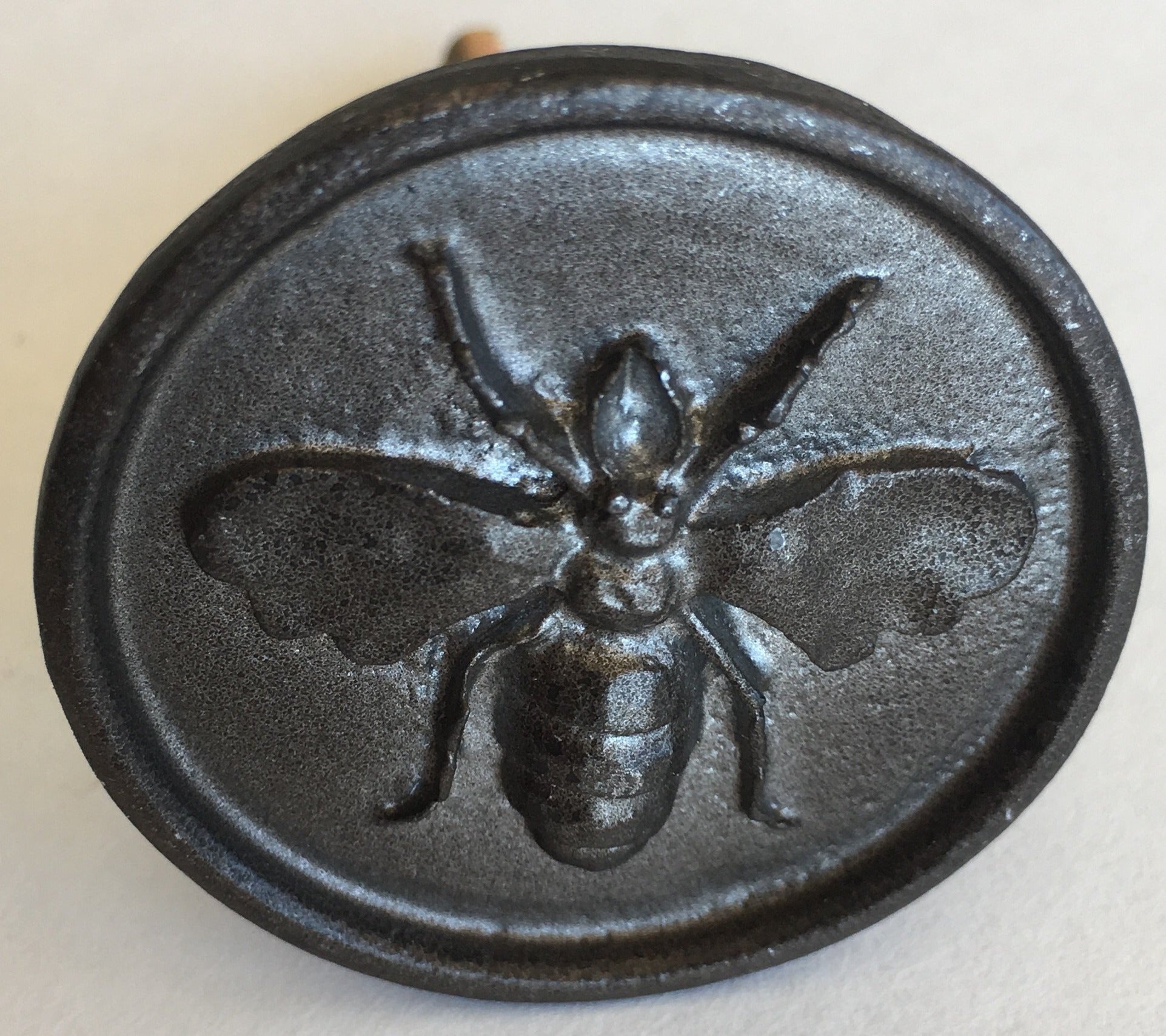 Bee drawer Pull